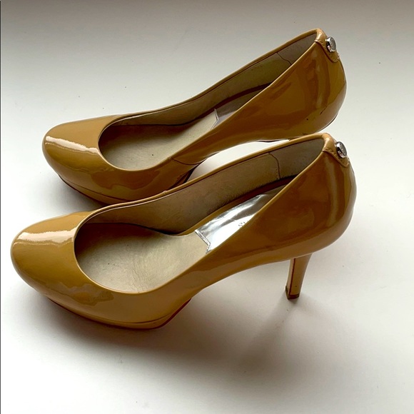 Nude Michael Kors Heels - Picture 4 of 6